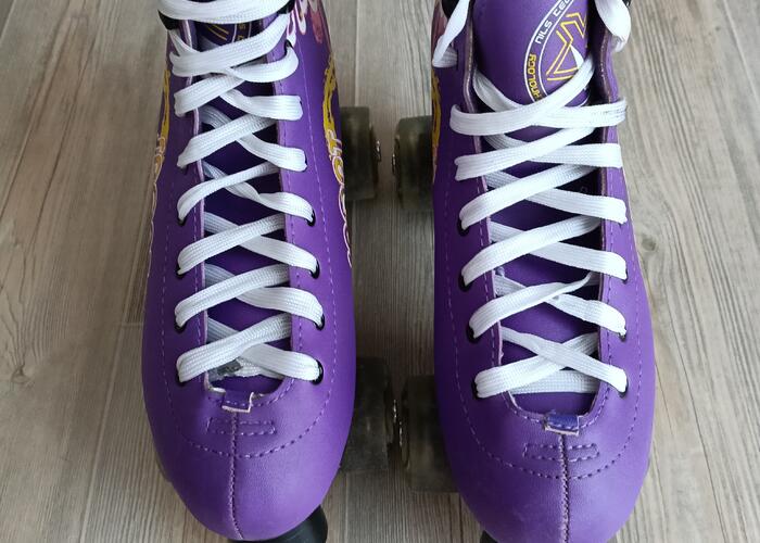 Grajewo ogłoszenia: Sprzedam wrotki rozmiar 38  bardo ładne kółka się świecą w...