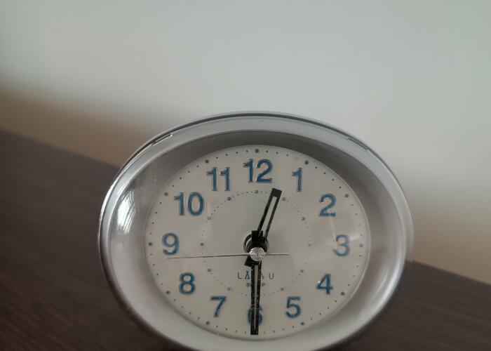 Grajewo ogłoszenia: Sprzedam zegar budzik. W pełni sprawny. Stan idealny. Cena 30zł.